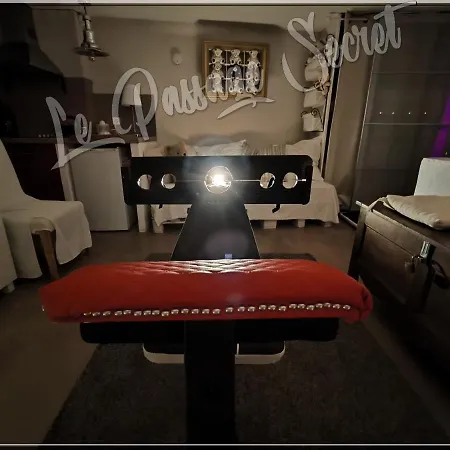 Penzion Love-room Discret 40 M2 Les Mimosas Village Avec Terrasse *