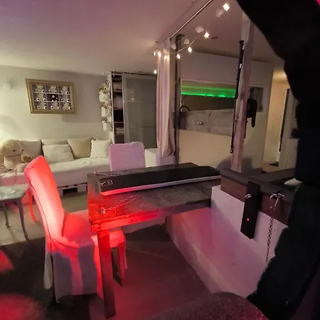 Love-room Discret 40 M2 Les Mimosas Village Avec Terrasse *