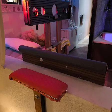 Guest house Love-room Discret 40 M2 Les Mimosas Village Avec Terrasse Bormes-les-Mimosas