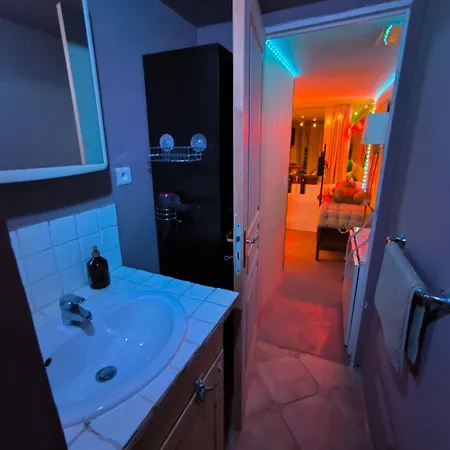 Love-room Discret 40 M2 Les Mimosas Village Avec Terrasse Bormes-les-Mimosas