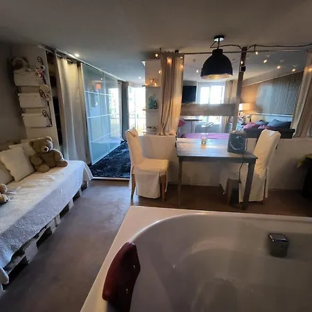 Love-room Discret 40 M2 Les Mimosas Village Avec Terrasse * Bormes-les-Mimosas