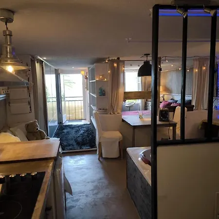 Love-room Discret 40 M2 Les Mimosas Village Avec Terrasse