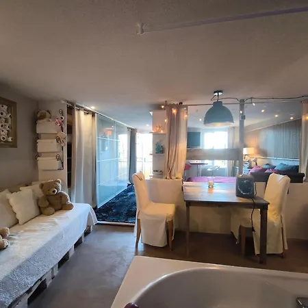 Guest house Love-room Discret 40 M2 Les Mimosas Village Avec Terrasse Bormes-les-Mimosas