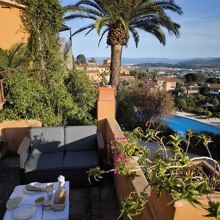 Guest house Love-room Discret 40 M2 Les Mimosas Village Avec Terrasse